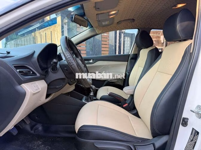 Hyundai Accent 2022 1.4 MT bản đủ màu trắng.