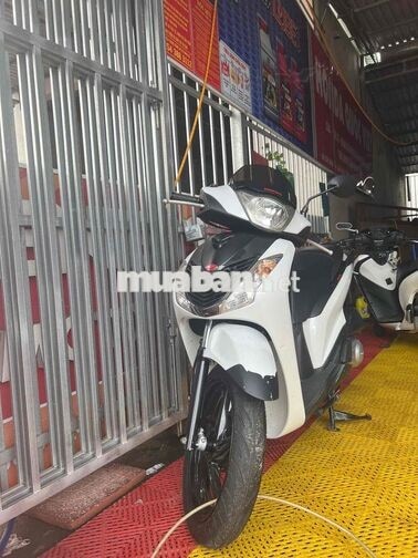 Honda SH150 Trắng