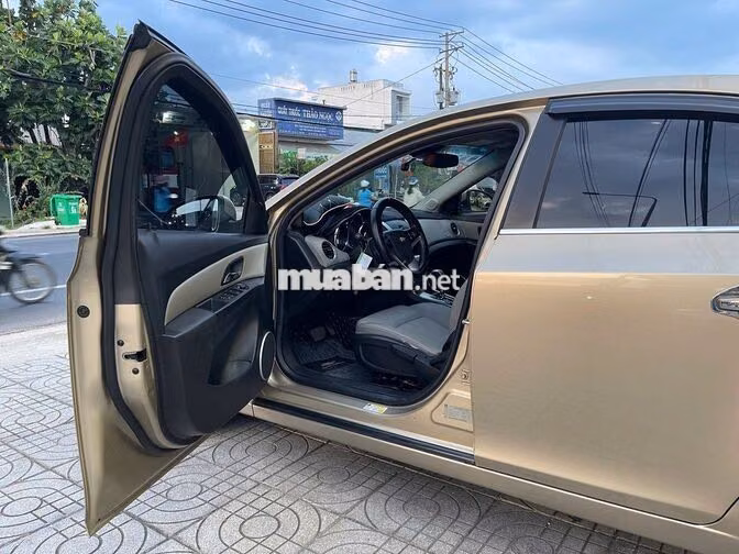Chevrolet Cruze 1.8 LTZ 2016 Vàng cát Tự động