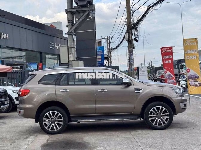 Everest Titanium 2018 SUV Mỹ Gầm Chắc Máy Êm