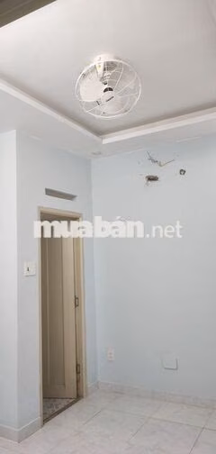 phòng trọ 20m2, wc riêng, wifi, máy giặt, để xe, chìa khóa riêng