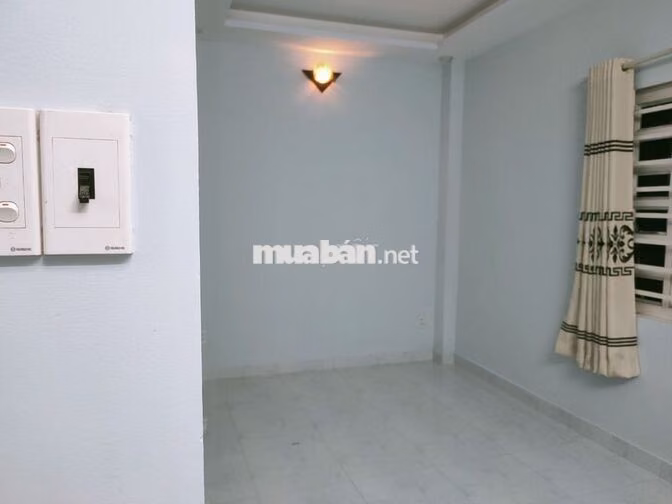 phòng trọ 20m2, wc riêng, wifi, máy giặt, để xe, chìa khóa riêng