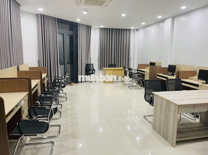 Tầng 2, căn góc 2 mặt tiền 50m2 có thang máy, máy lạnh giá chỉ 9 triệu