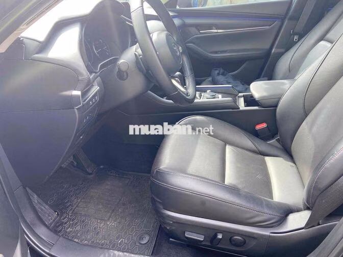 Mazda 3 Luxury 2025 Xanh đen 1 chủ mua mới