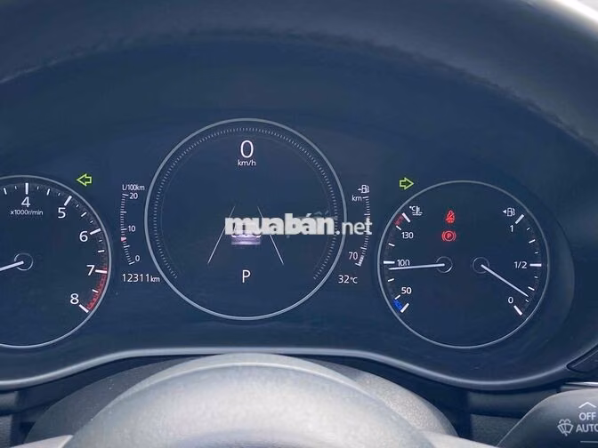 Mazda 3 Luxury 2025 Xanh đen 1 chủ mua mới