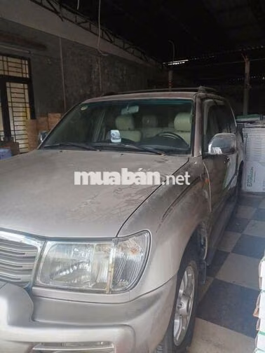Toyota Land Cruiser 2004 Vàng cát 8 chỗ