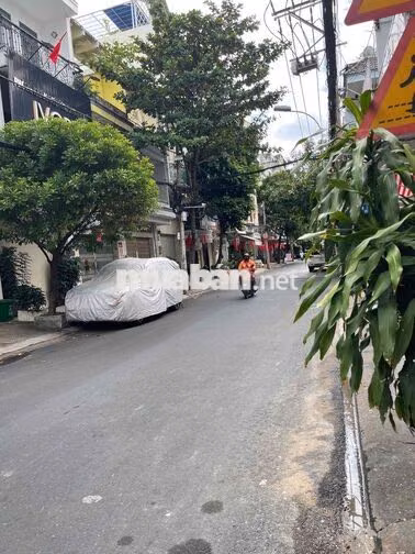 mặt bàng kinh doanh ngay trung tâm bàu các