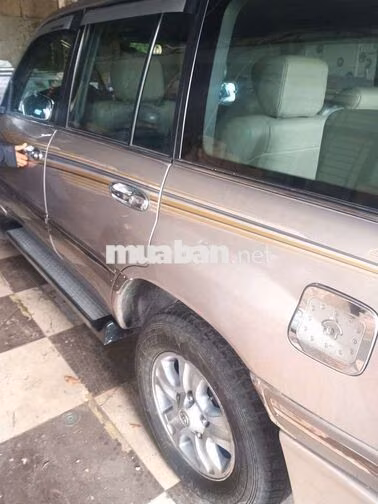 Toyota Land Cruiser 2004 Vàng cát 8 chỗ