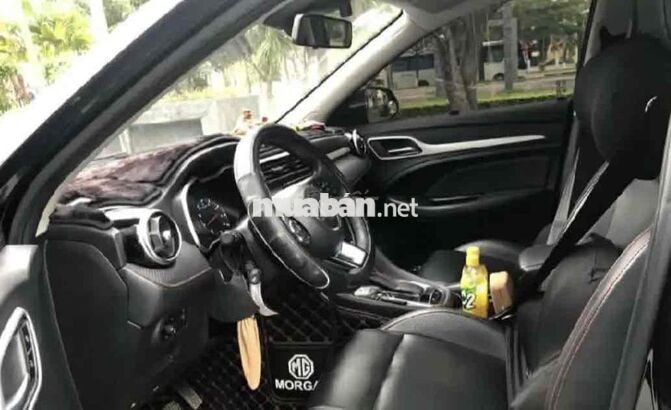 MG ZS Luxury 5 chỗ màu Đen
