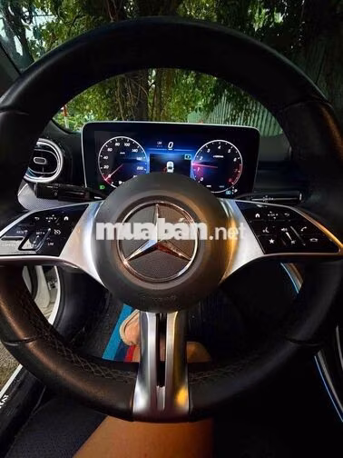 Mercedes C200 Avantgarde 2023 Trắng 34.000 km