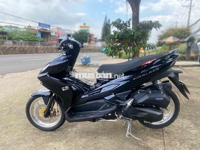 Honda AB 125 4V Đen