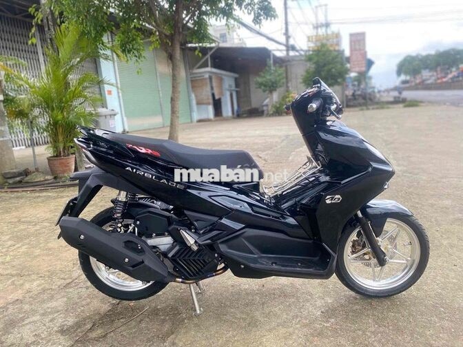 Honda AB 125 4V Đen