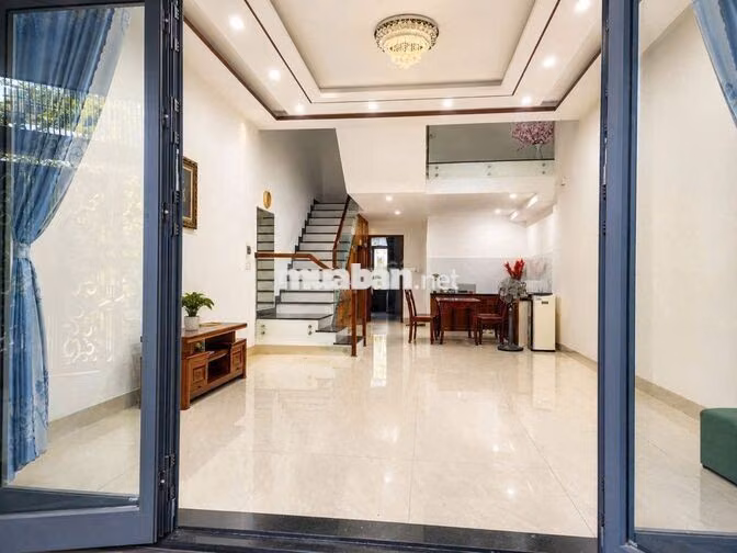 NHÀ 3 TẦNG 5PN 4WC MT NAM VIỆT Á
