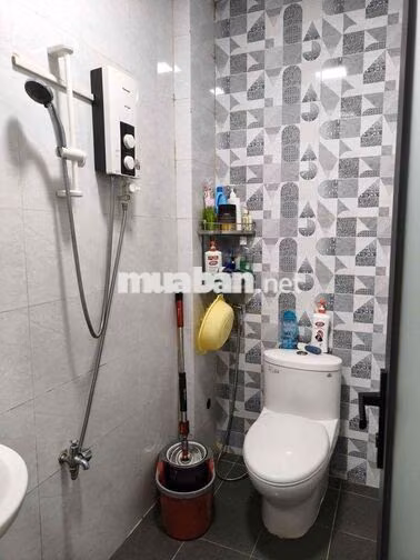 Bán nhà 2pn2wc hẻm xe hơi đậu trước nhà , cách emart 2 chỉ 5 phút