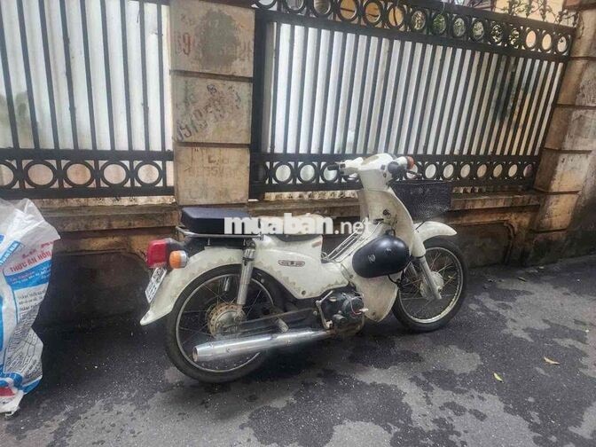 Xe máy Cup 50cc Trắng đời mới ,Giấy tờ đầy đủ