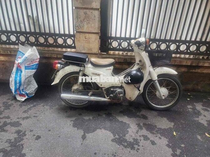 Xe máy Cup 50cc Trắng đời mới ,Giấy tờ đầy đủ