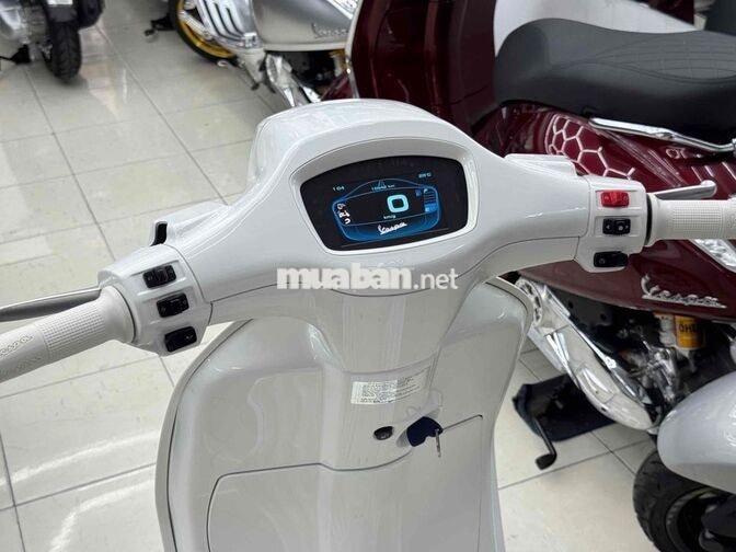 Vespa Justin Bieber 125cc Trắng 10.000km MH21321