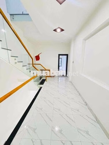 CHO THUÊ NHÀ 3 TẦNG VỬA Ở VỪA KD MT NGUYỄN CÔNG TRỨ
