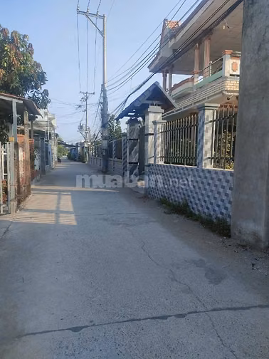 lỗ bán gấp đất thổ cư , sổ hồng riêng , đường đan tới đất sạch sẽ đẹp 