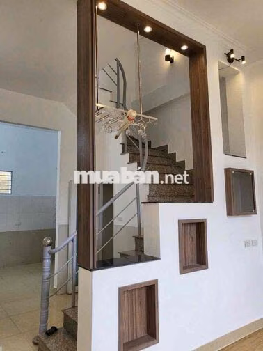 Cho Thuê Nhà Gần Chợ Cầu Đồng DT 180m2 1Trệt 2Lầu 4Pn 3Wc Sân Xe Máy