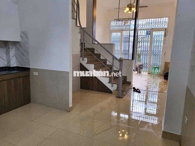 Cho Thuê Nhà Gần Chợ Cầu Đồng DT 180m2 1Trệt 2Lầu 4Pn 3Wc Sân Xe Máy
