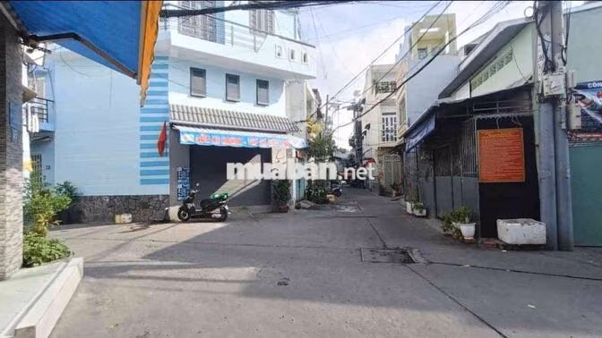 mặt tiền kênh doanh ngay Lê Văn Quới ngay chợ bình long  đường  8m