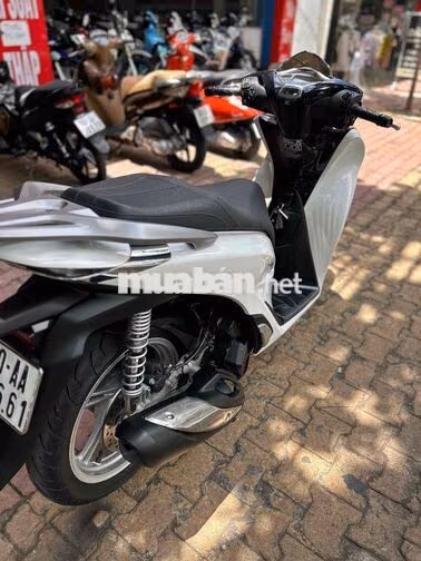 Honda SH Trắng