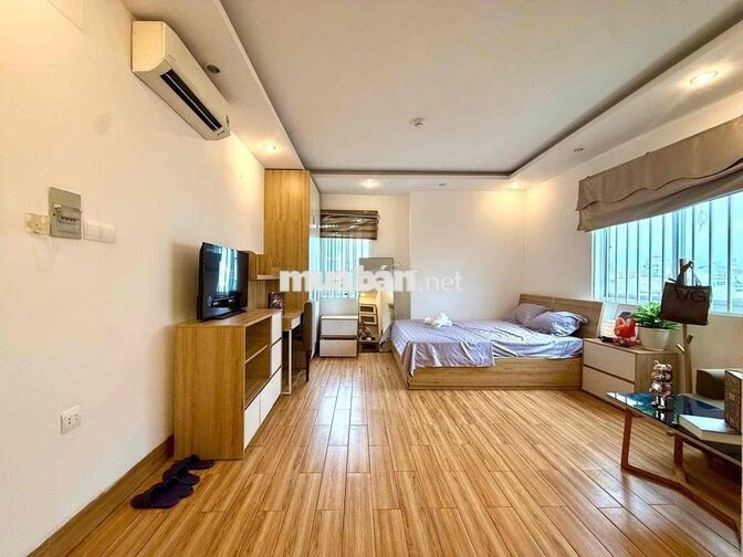 CC MINI BẾP XA GIƯỜNG NHIỀU CỬA SỔ THOÁNG,CÓ THANG MÁY