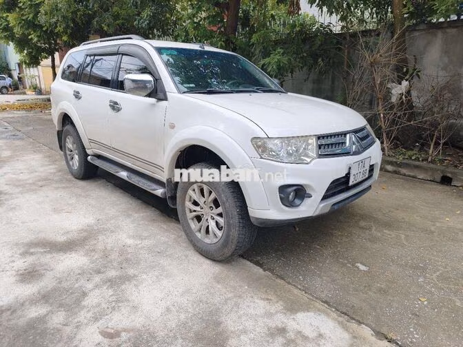 Mitsubishi Pajero Sport 2016 4x2MT Trắng