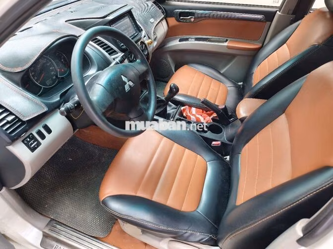 Mitsubishi Pajero Sport 2016 4x2MT Trắng