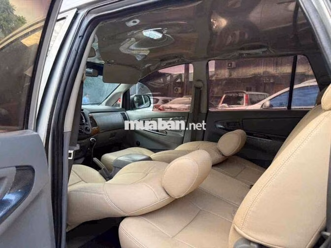 Toyota Innova 2009 Bạc