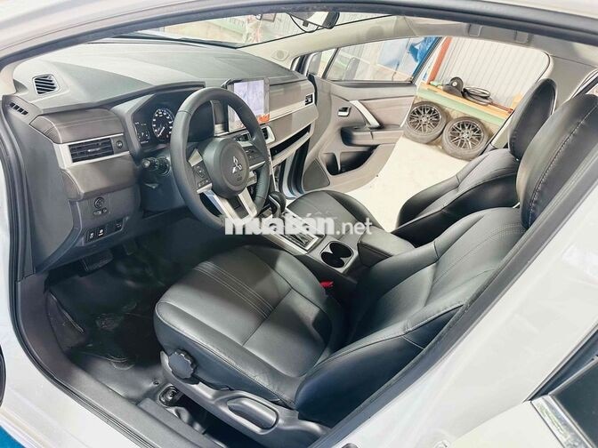 Mitsubishi Xpander 2023 1.5 Premium Trắng