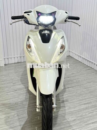 Honda Vision Trắng