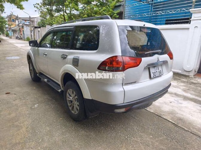 Mitsubishi Pajero Sport 2016 4x2MT Trắng