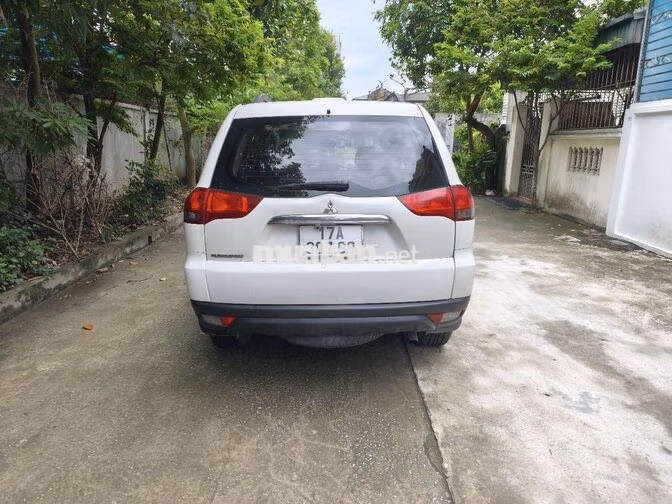 Mitsubishi Pajero Sport 2016 4x2MT Trắng