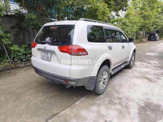 Mitsubishi Pajero Sport 2016 4x2MT Trắng