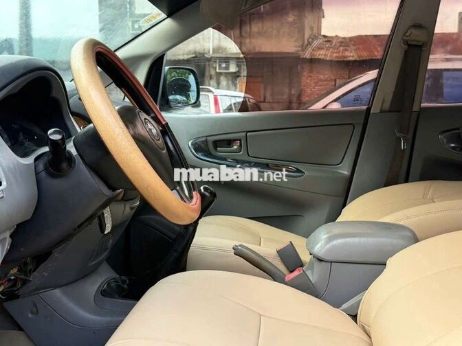 Toyota Innova 2009 Bạc
