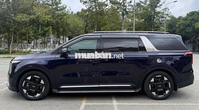 Kia Carnival Signature 2024 Xanh 27000 km