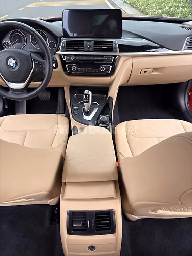 Bán xe BMW 320i LCi màu cam cà rốt, sản xuất 2018, xe mới đẹp