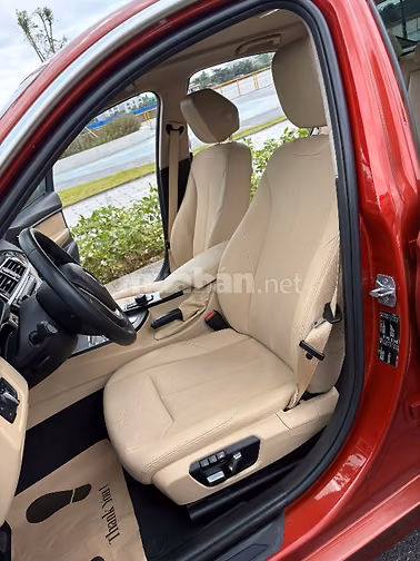 Bán xe BMW 320i LCi màu cam cà rốt, sản xuất 2018, xe mới đẹp