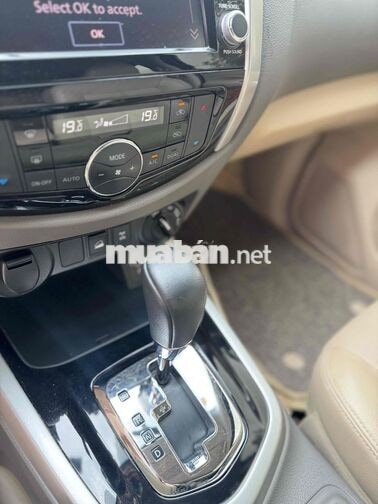 Nissan Navara VL 4x4 2.5D xe đẹp bao test theo cầu