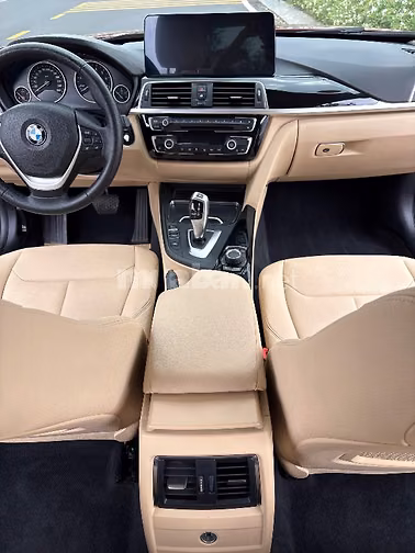 Bán xe BMW 320i LCi màu cam cà rốt, sản xuất 2018, xe mới đẹp