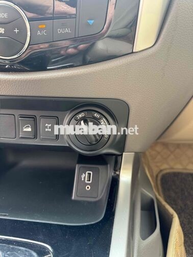 Nissan Navara VL 4x4 2.5D xe đẹp bao test theo cầu