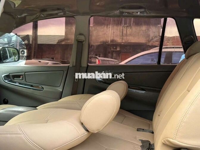 Toyota Innova 2009 Bạc