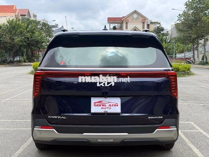 Kia Carnival Signature 2024 Xanh 27000 km