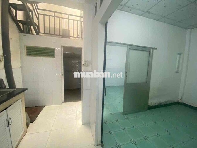 Bán nhà 5.6x11.5m, đường xe hơi, sát Chung cư Quân đội. TMT, Q12