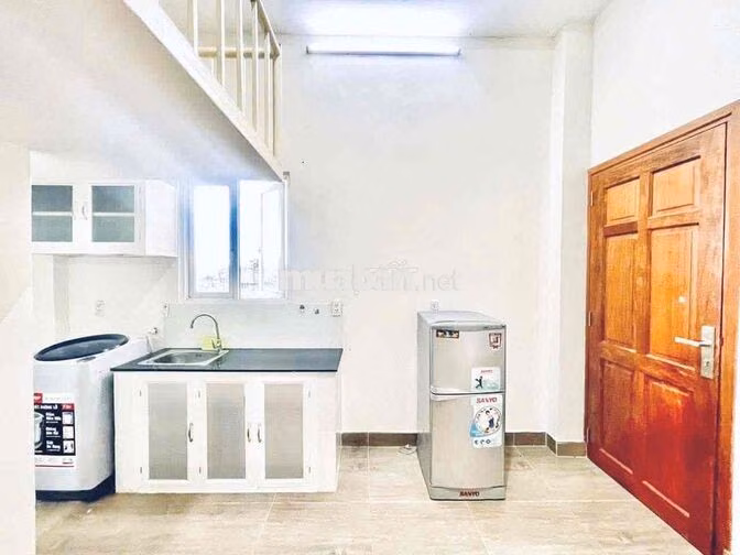 PHÒNG GÁC CỬA SỔ TRỜI FULL NỘI THẤT NGAY HỌC VIỆN HÀNG KHÔNG