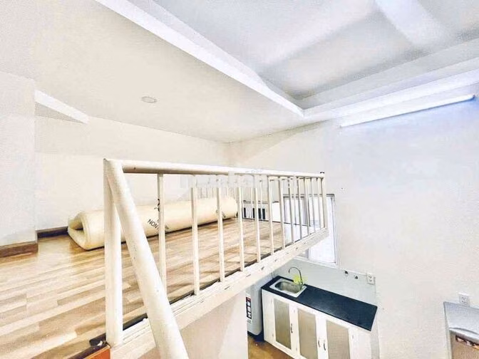 PHÒNG GÁC CỬA SỔ TRỜI FULL NỘI THẤT NGAY HỌC VIỆN HÀNG KHÔNG