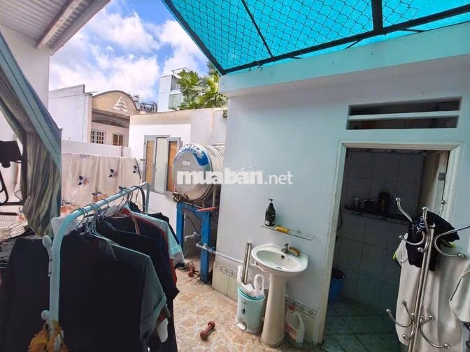 nhà trệt lửng 2 pn hẻm Lê Thị riêng 