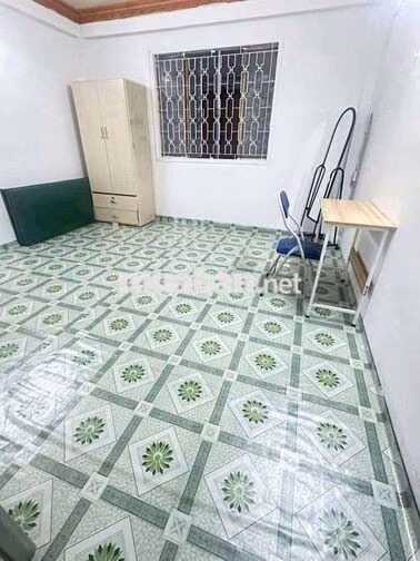PHÒNG CỬA SỐ 4 CÁNH  ,LẦU 1 ,ĐH GIA ĐỊNH ,CVGIA ĐỊNH ,CHỢ TSN ,ĐHCN4